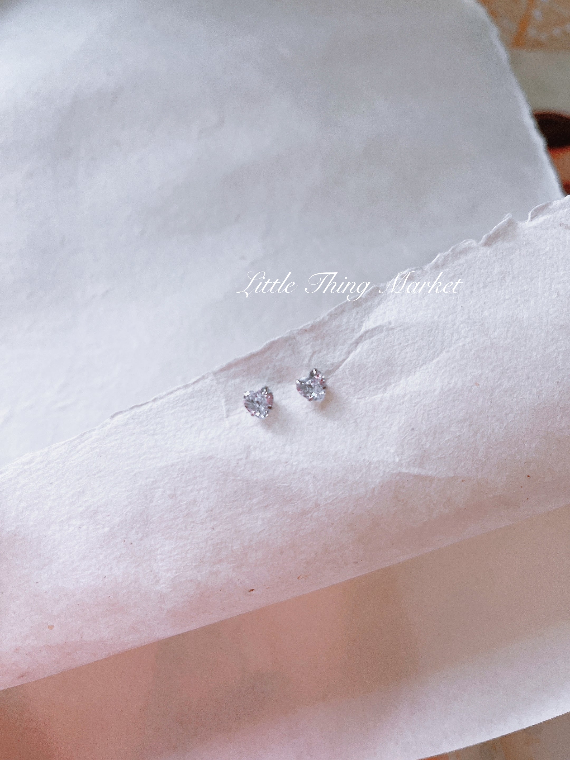 Naked Zircon Love Ear Studs/ Pair