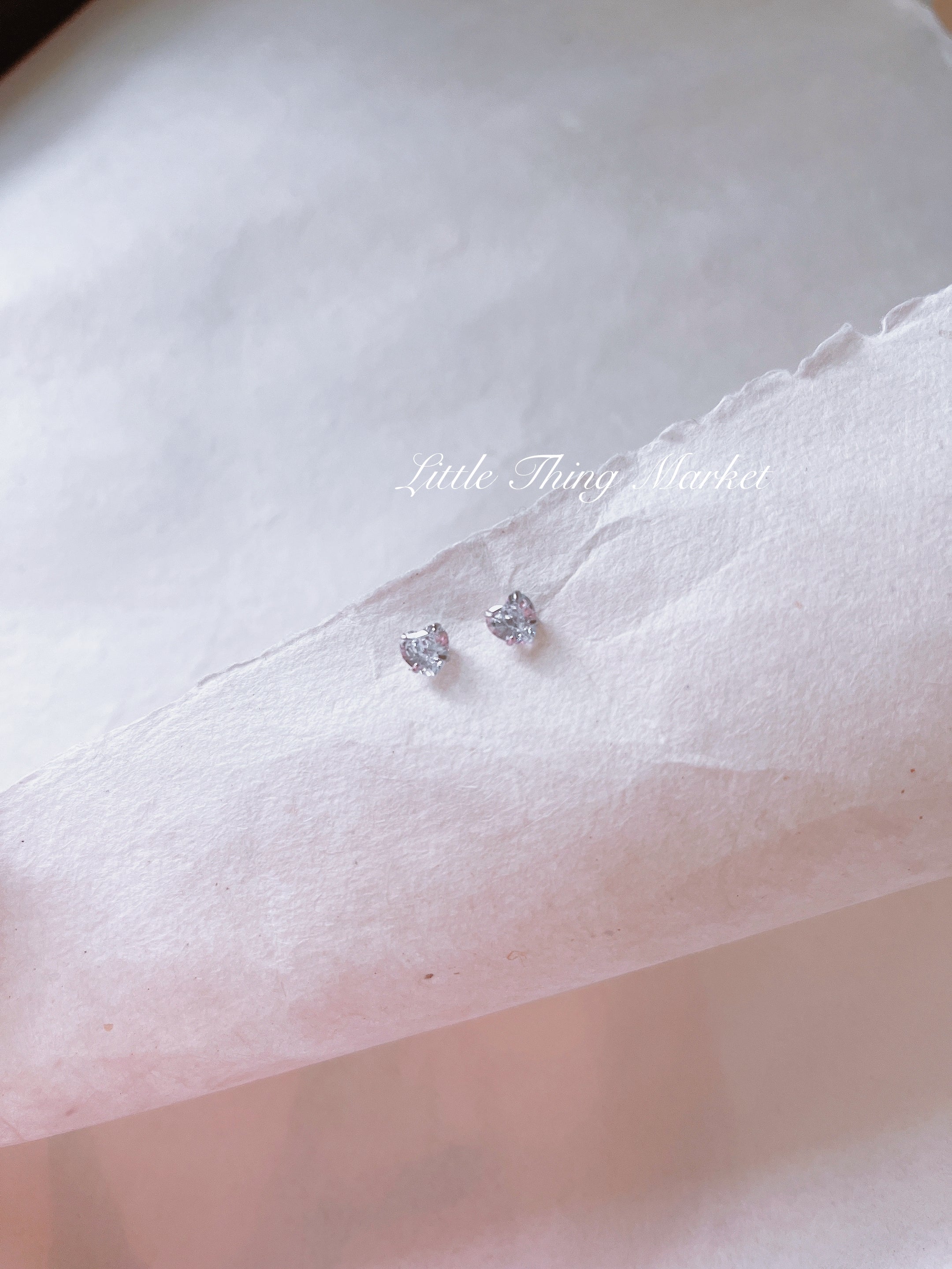 Naked Zircon Love Ear Studs/ Pair