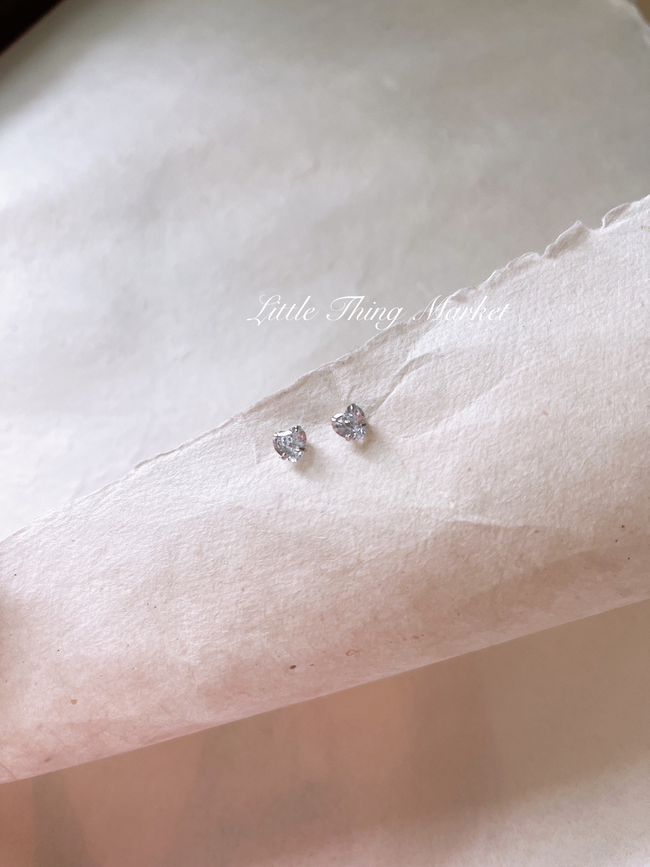 Naked Zircon Love Ear Studs/ Pair