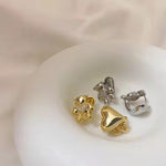 Load image into Gallery viewer, Korea Bear Zircon Metal Ear studs/ Pair
