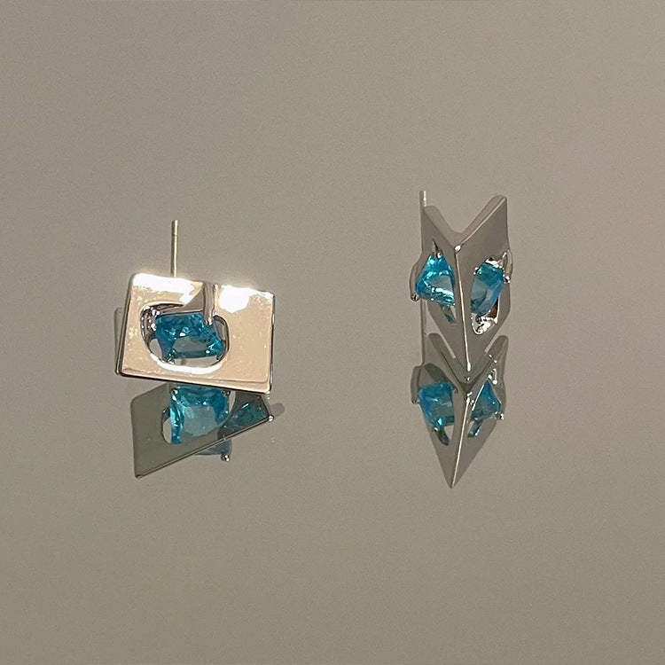 Gem Crossing Ear Studs/ Pair