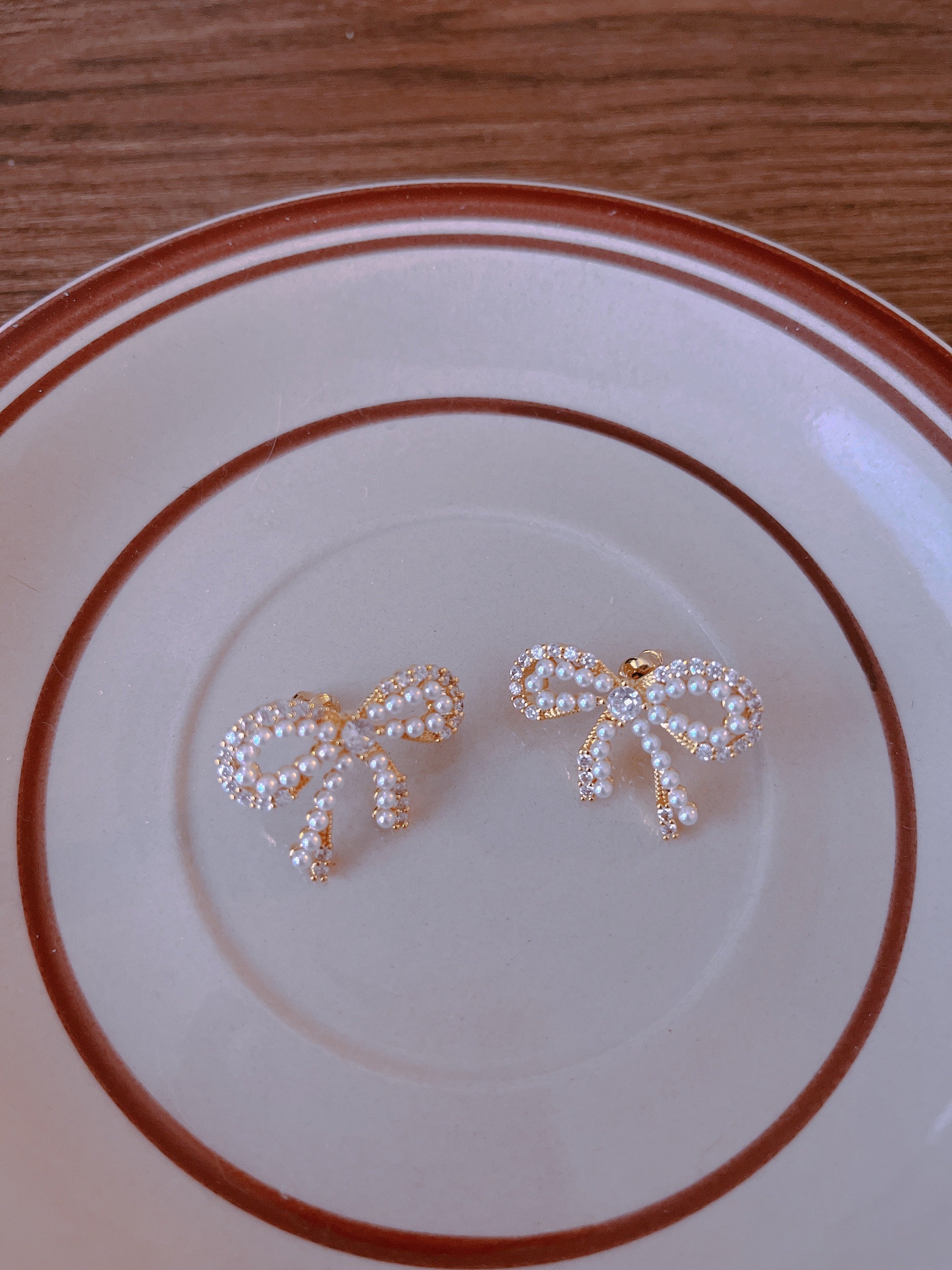 Pearl Bow Earring/ Pair