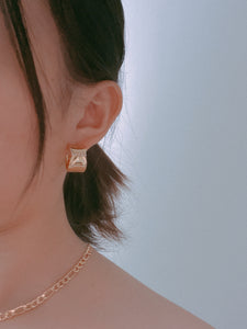 Pearl Gold G Hoop Earring/ Pair