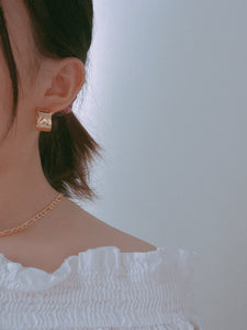 Pearl Gold G Hoop Earring/ Pair