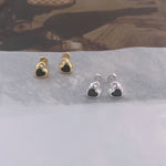 Load image into Gallery viewer, Black Heart S925 Ear Studs/ Pair
