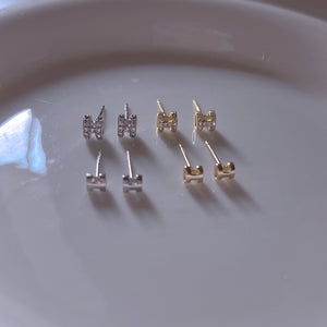 H letter S925 Ear stud/ Pair