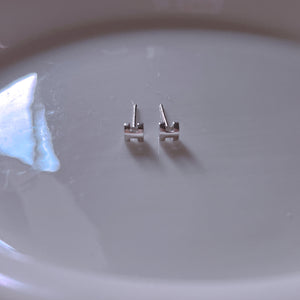 H letter S925 Ear stud/ Pair