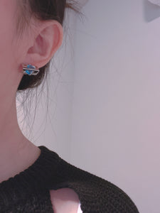 Gem Crossing Ear Studs/ Pair