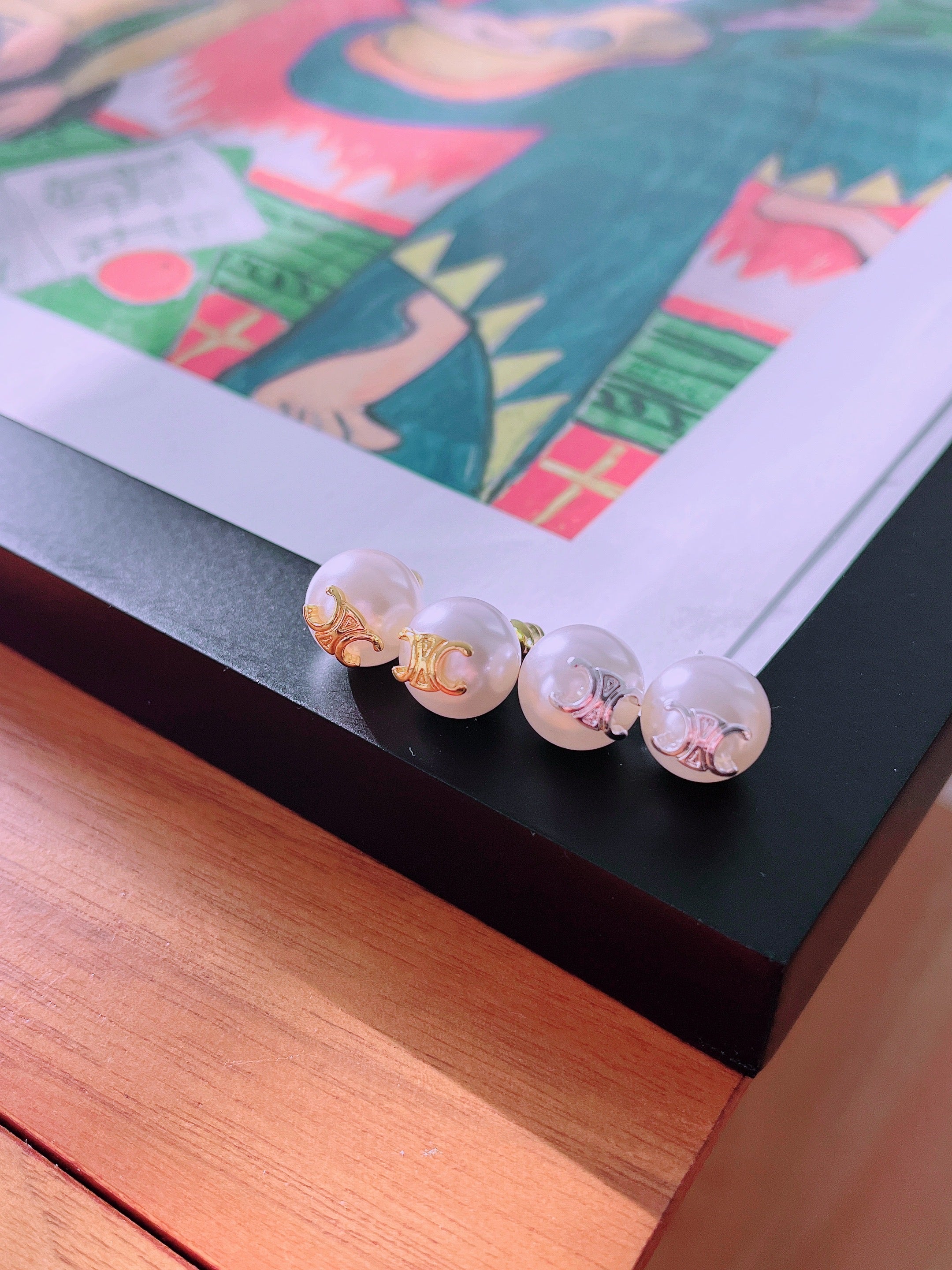 Pearl CE Ear Studs/ Pair