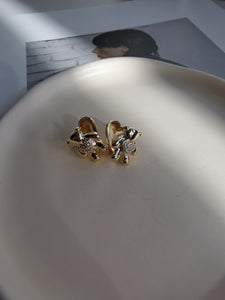 Korea Bear Zircon Metal Ear studs/ Pair