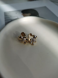 Korea Bear Zircon Metal Ear studs/ Pair