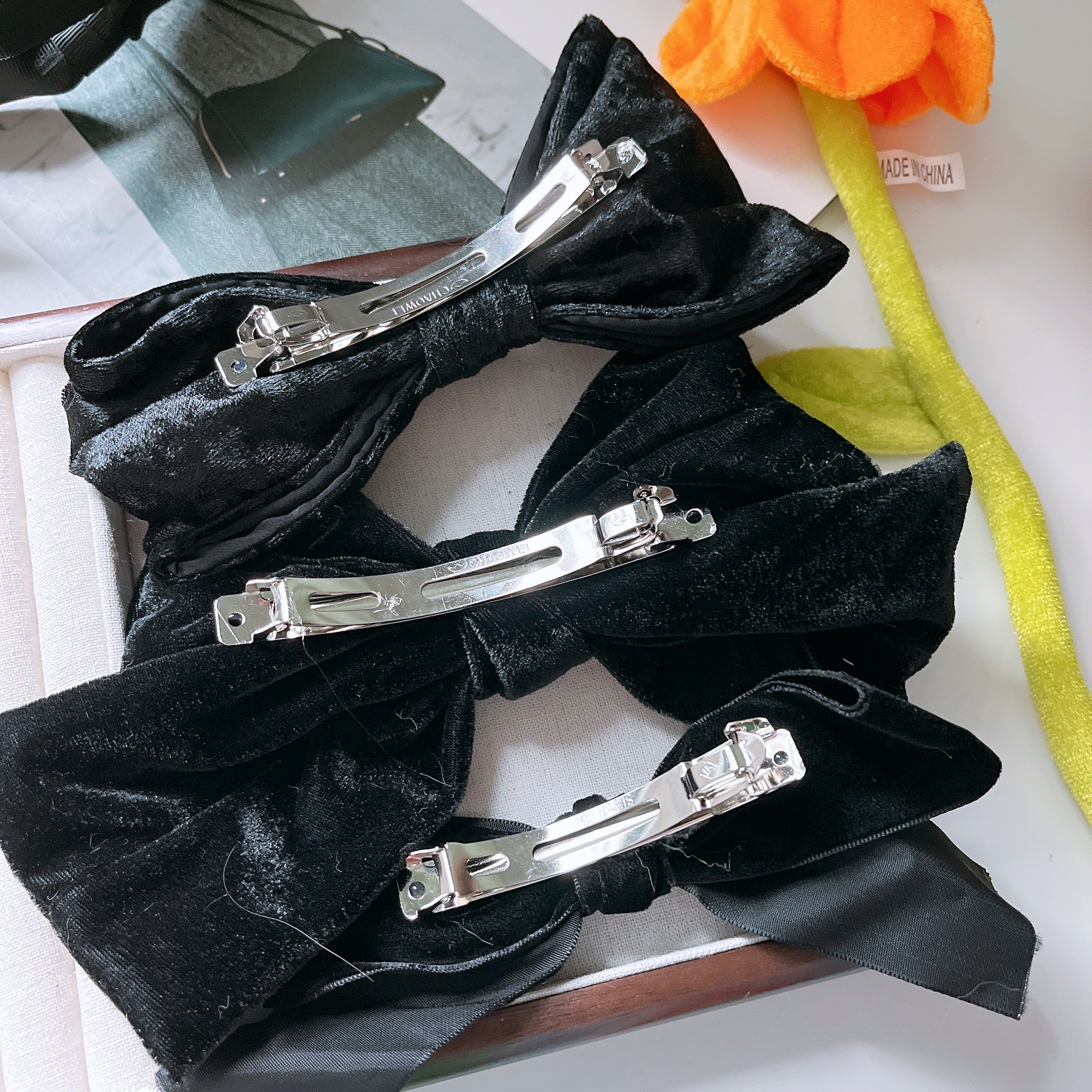 Black Ribbon Snap Clips